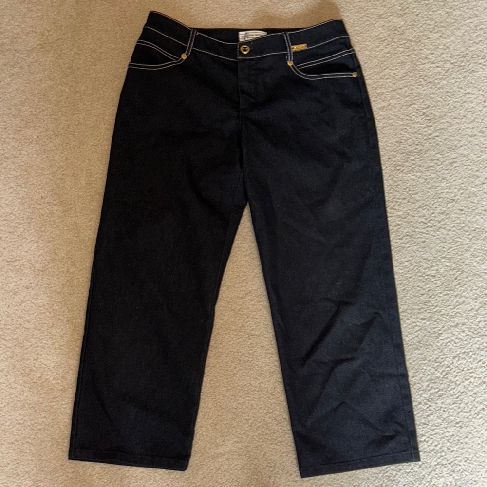 St. John Sport Jean Capri